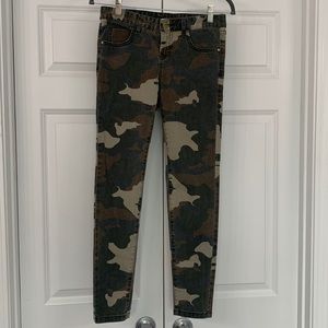 ✨Billabong✨ Camo Womens Seeker skinny jeans size 27 ✨LIKE NEW✨